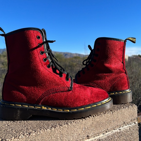 🏴 Dr. Martens MIE Vintage Red Velvet Boots UK 5 - Picture 3 of 17